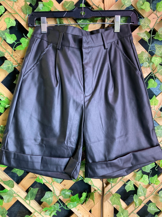 Mundefeis Culfed Leather Shorts