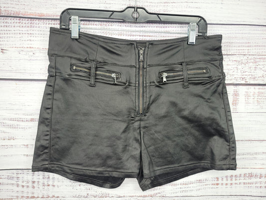 Double front zipper leather look shorts